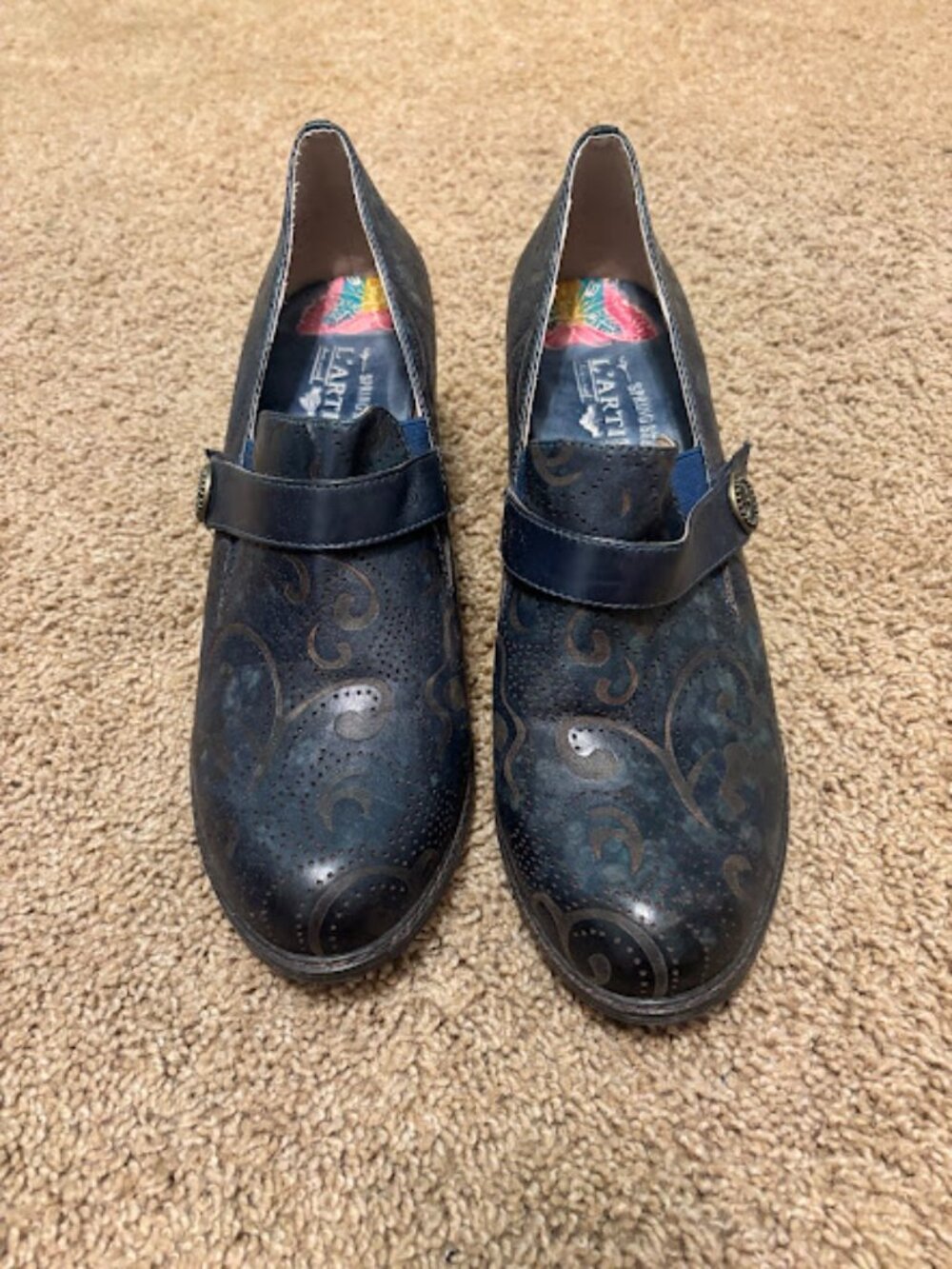 L'artiste Vintage Genuine Leather Embroidered Design Navy Heels